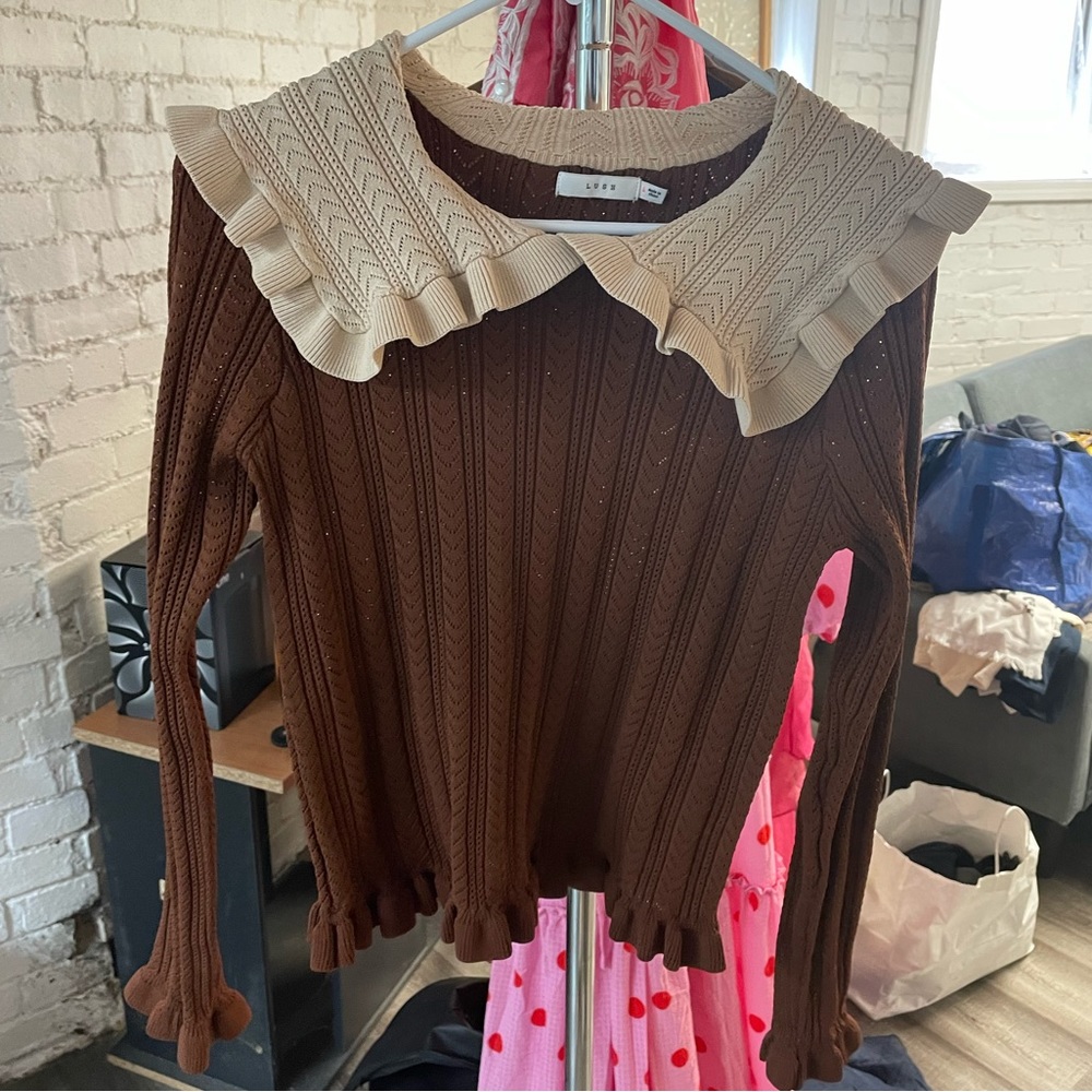 Never worn and such a great knit!!
